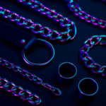 Les Chaînes et Bijoux dans la Culture Rave : Comment Accessoiriser son Look Techno