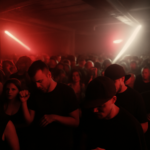 L&rsquo;Étiquette du Dancefloor : Les 7 Règles Non-Écrites de la Rave