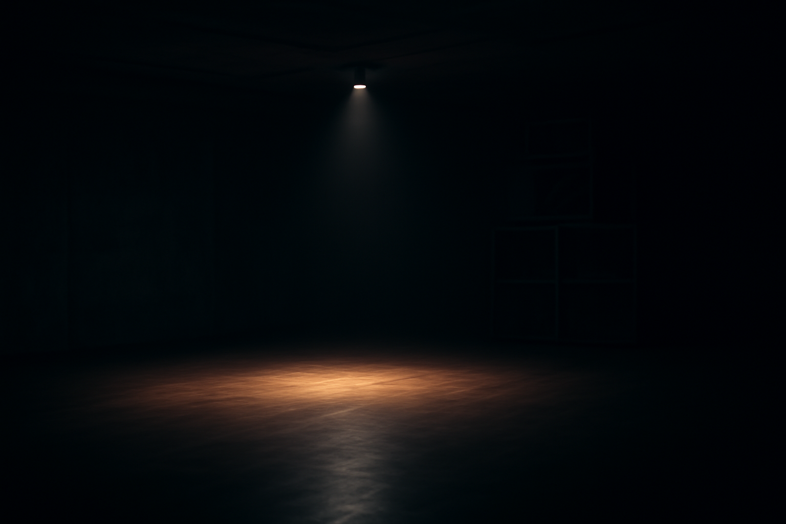 Club minimal techno au lever du jour, dancefloor en bois et sound system imposant